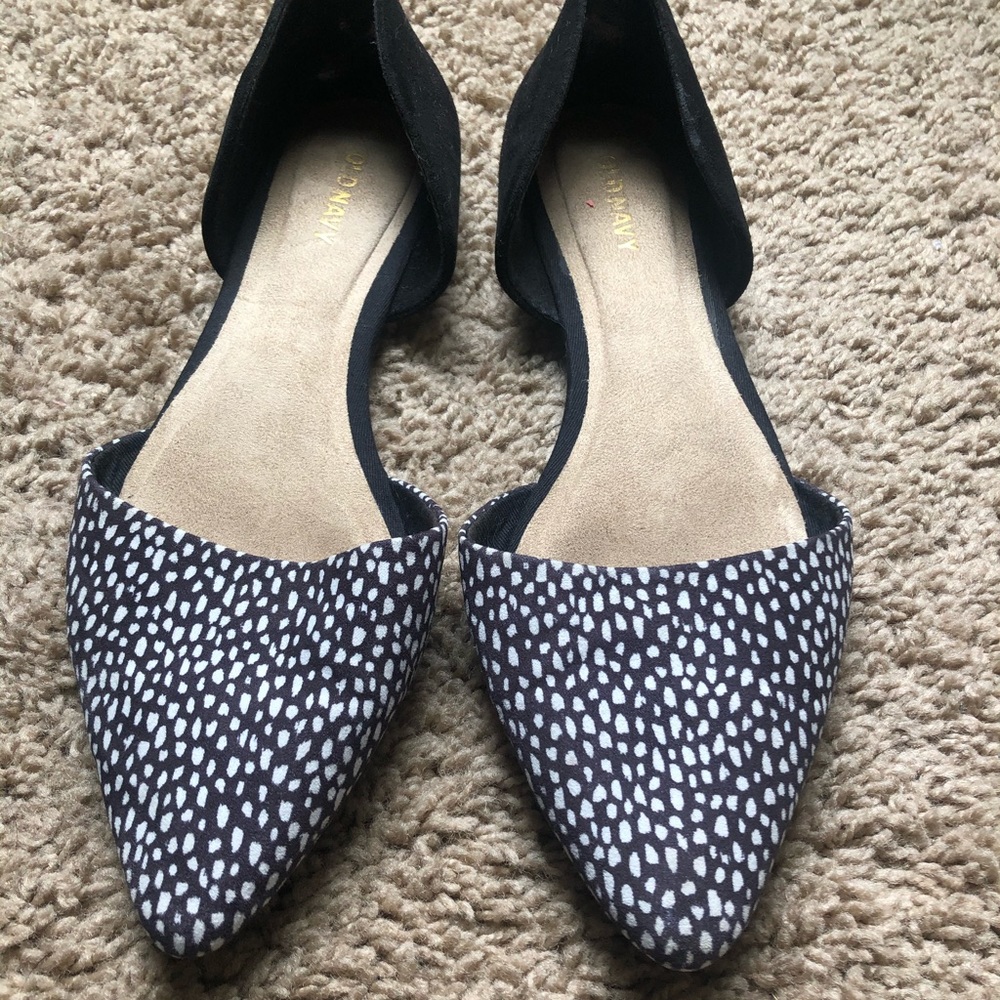 old navy black and white patterned flats